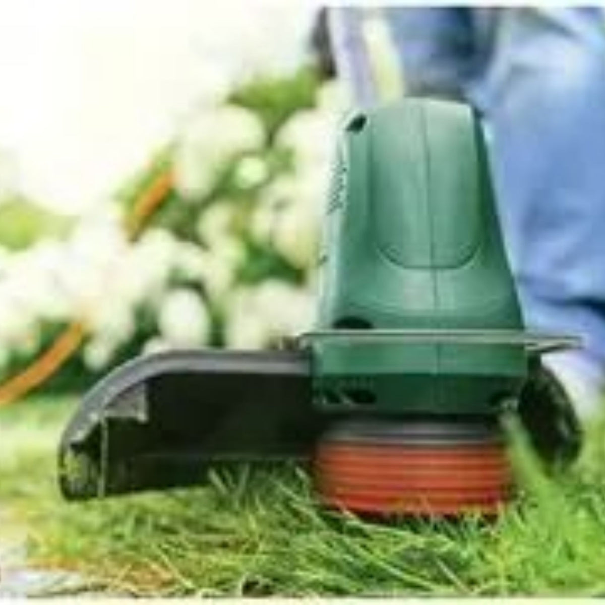 Bosch EasyGrassCut 26 Corded Grass Trimmer / Strimmer – 280W, 26cm Cutting Width